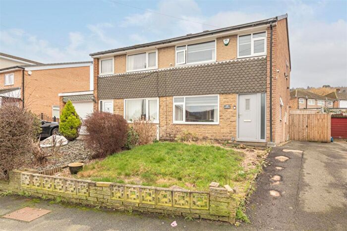 3 Bedroom Semi Detached House For Sale In Thirlmere Avenue, Elland, HX5