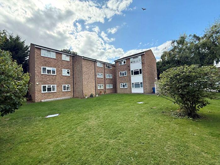 2 Bedroom Flat For Sale In Fennels Road, High Wycombe, HP11