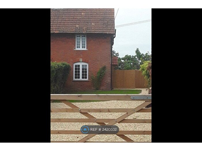 2 Bedroom End Of Terrace House To Rent In Martin's Road, Trowbridge, BA14