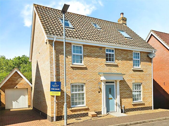 5 Bedroom Detached House For Sale In Papillon Road, Wymondham, Norfolk, NR18