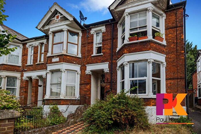 1 Bedroom Flat To Rent In Priory Avenue, High Wycombe, HP13