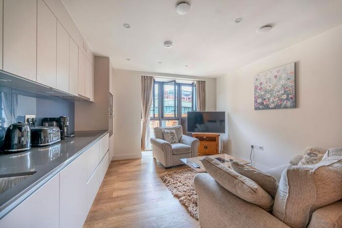 1 Bedroom Flat To Rent In Newton Street, London, WC2B