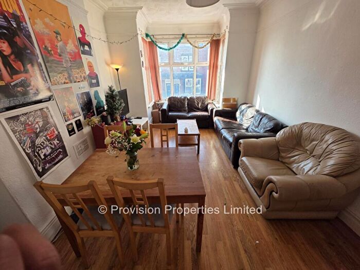 6 Bedroom Terraced House To Rent In Richmond Mount, Hyde Park, Leeds, LS6