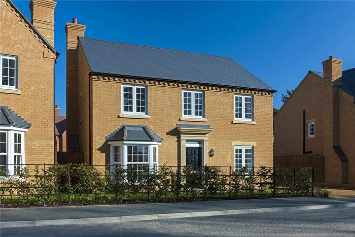 4 Bedroom Detached House For Sale In Houghton Grange, Houghton, St Ives, Cambs, PE28