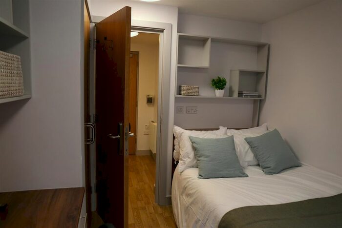 Studio To Rent In St. James's Street, Portsmouth, PO1