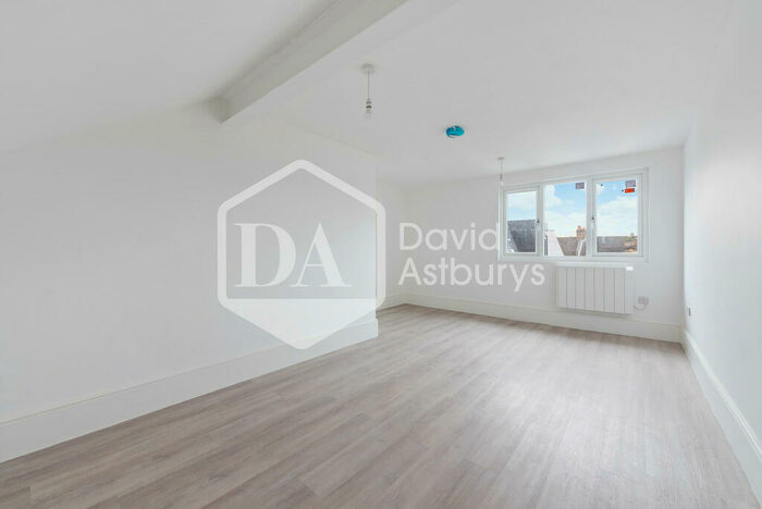 3 Bedroom Apartment To Rent In Weston Park, Crouch End, London, N8