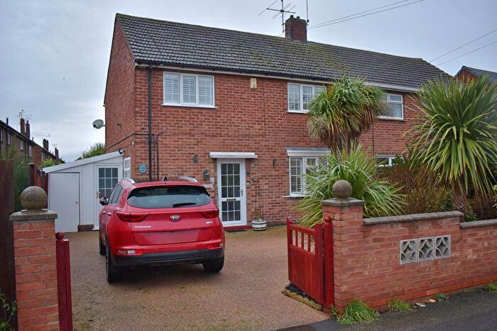 3 Bedroom Semi Detached House For Sale In Grange Road, Newark, NG24