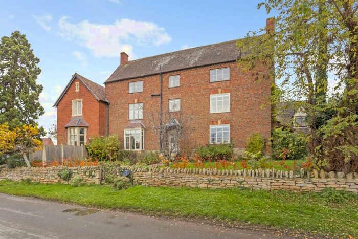 5 Bedroom House To Rent In Walnut Bank Drive Teddington, GL20