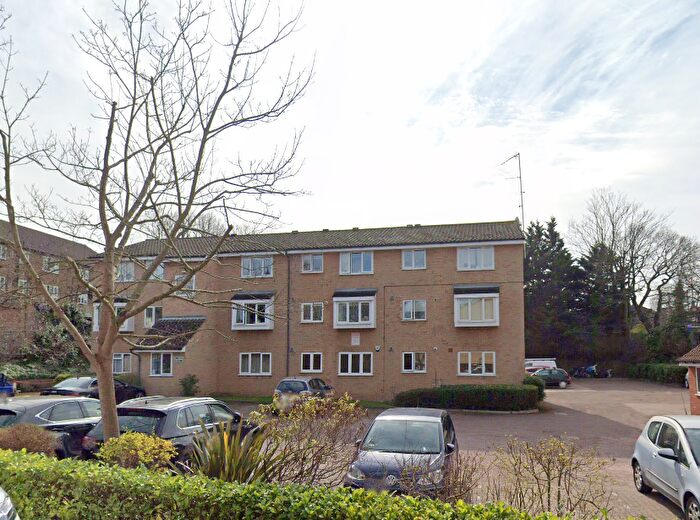 2 Bedroom Flat To Rent In Cambridge Gardens, London, N10