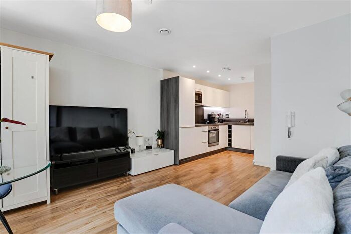 1 Bedroom Apartment For Sale In Roma Corte, Lewisham, SE13