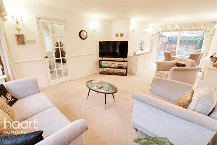 3 Bedroom Semi Detached House To Rent In Ramsay Gardens, Romford, RM3