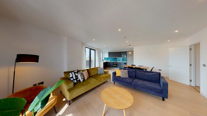 3 Bedroom Flat To Rent In Cremer Street, London, E2