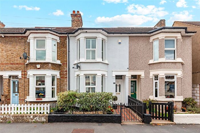 3 Bedroom Terraced House For Sale In Cromer Road, Romford, RM7