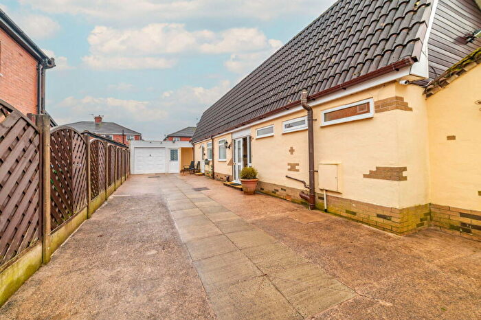 2 Bedroom Detached Bungalow For Sale In Devonshire Close, Heywood, OL10