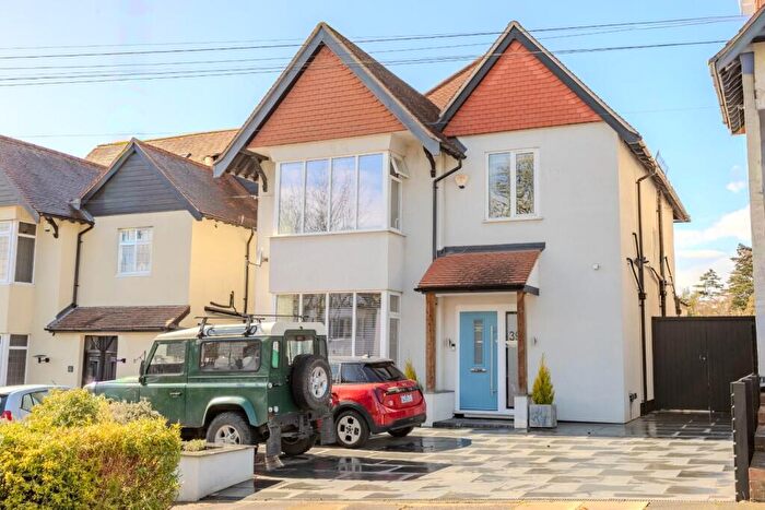 4 Bedroom Detached House For Sale In Chadwick Road, Westcliff-On-Sea, SS0