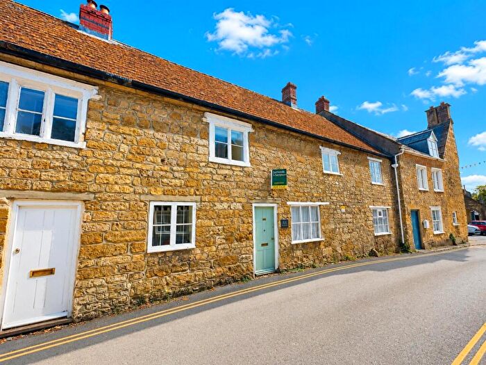 3 Bedroom Terraced House For Sale In The Square, Beaminster, Dorset, DT8