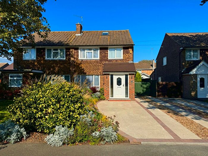 3 Bedroom Semi-detached House For Sale In Outerwyke Road, Felpham, PO22