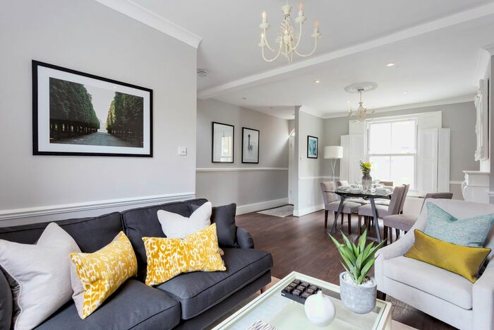 3 Bedroom Town House To Rent In Balls Pond Road, London, N1