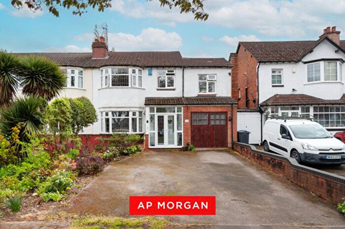 4 Bedroom Semi Detached House For Sale In Highfield Road, Hall Green, Birmingham, West Midlands, B28