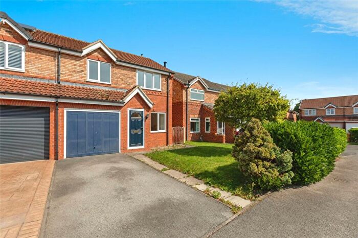 3 Bedroom Semi-Detached House For Sale In Peirse Close, Bedale, North Yorkshire, DL8