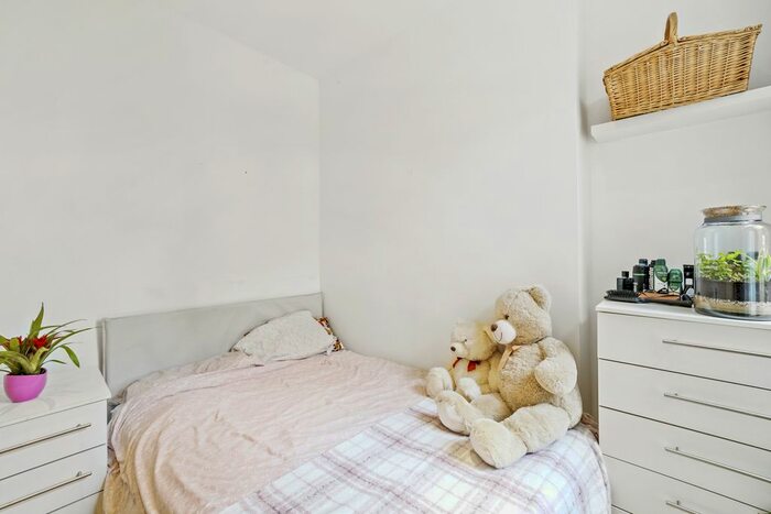 2 Bedroom Flat For Sale In Lechmere Road, Willesden Green, NW2