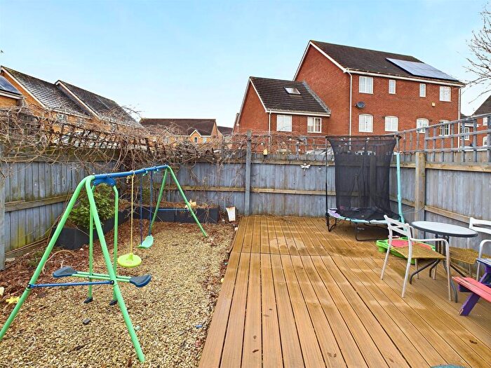 3 Bedroom End Of Terrace House For Sale In Cypress Gardens, Longlevens, Gloucester, GL2