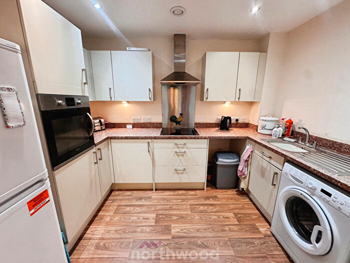 2 Bedroom Flat For Sale In Church Street, Thorne, Doncaster, DN8