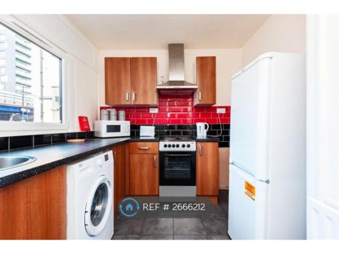 3 Bedroom Maisonette To Rent In Beadnell Court, London, E1