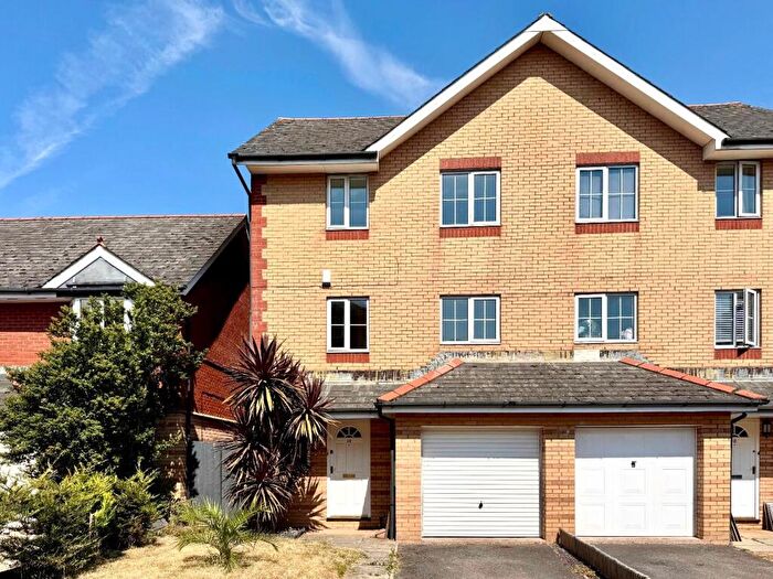 4 Bedroom Semi Detached House For Sale In Kestell Drive, Windsor Quay, Cardiff, CF11