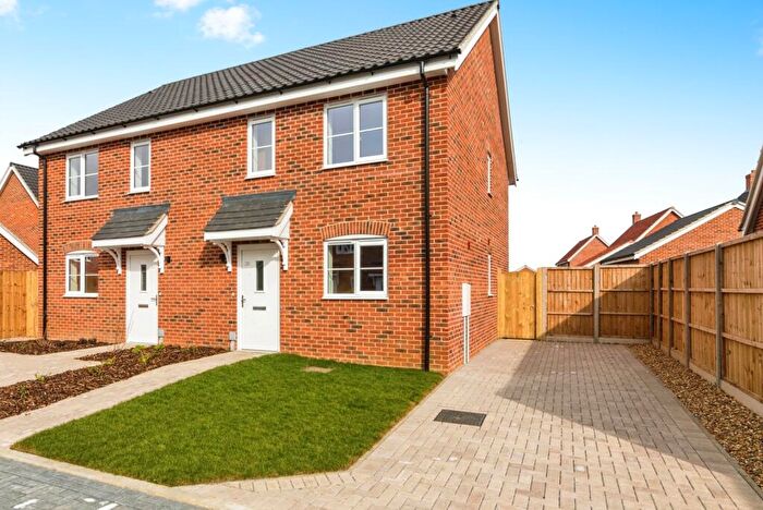 2 Bedroom Semi-Detached House For Sale In Roundhouse Way, Yaxham, Dereham, Norfolk, NR19