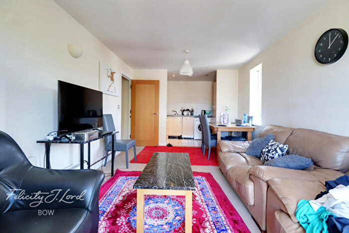 2 Bedroom Flat To Rent In Granite Apartments, Stratford, E15