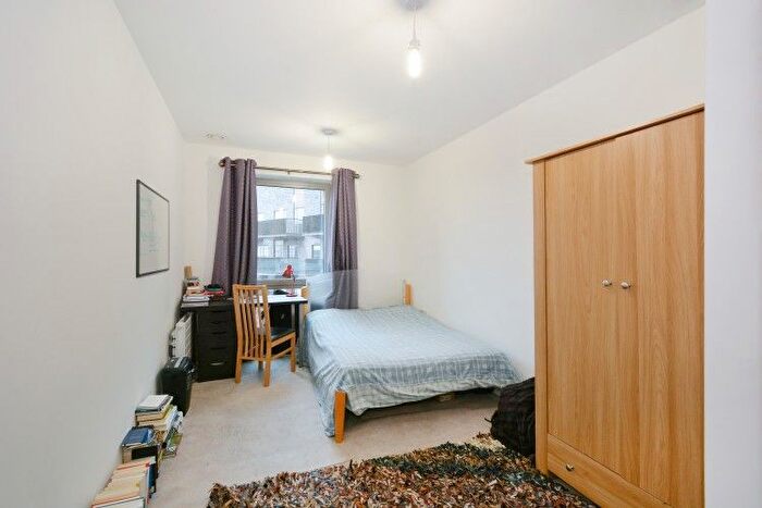 2 Bedroom Flat To Rent In Canning Town, London, E16