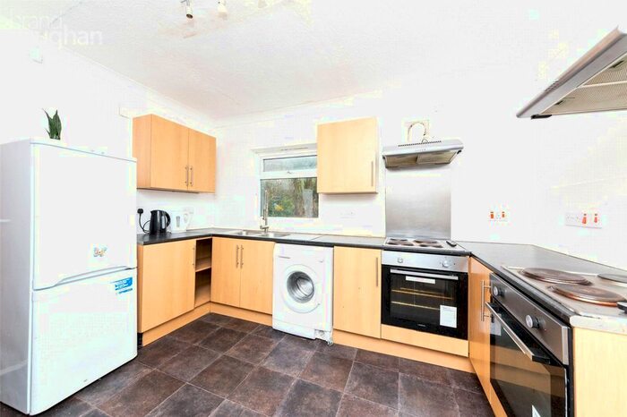 5 Bedroom Semi-Detached House To Rent In Norwich Drive, Brighton, BN2