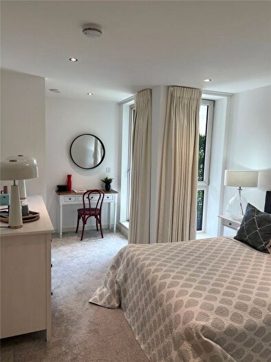 2 Bedroom Flat For Sale In Glenbrook Apartments, Hammersmith, W6