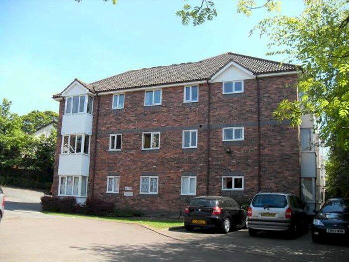 2 Bedroom Flat To Rent In Millers Rise, St Albans, AL1