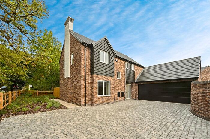 5 Bedroom Detached House For Sale In Deer Park Close, Alfreton, DE55