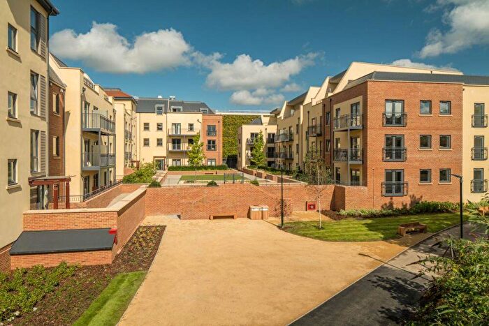 3 Bedroom Apartment For Sale In East Street, Farnham, Surrey, GU9