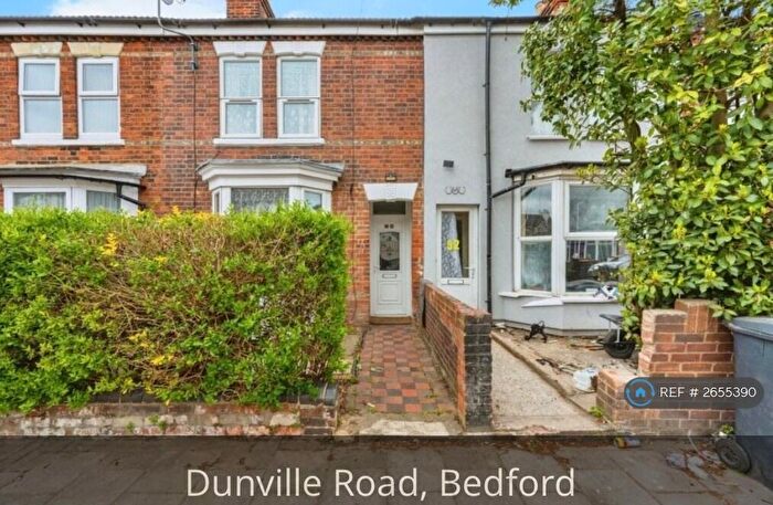 3 Bedroom Terraced House To Rent In Dunville Road, Bedford, MK40