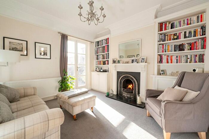 4 Bedroom Detached House For Sale In Waterloo Road, Bedford, MK40