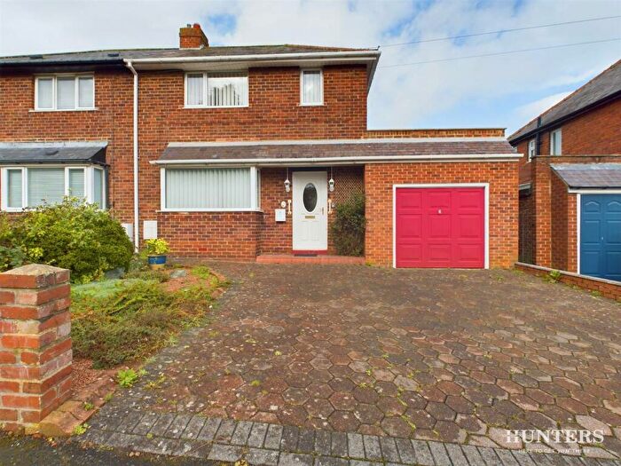 3 Bedroom Semi-Detached House For Sale In Wesley Gardens, Consett, DH8