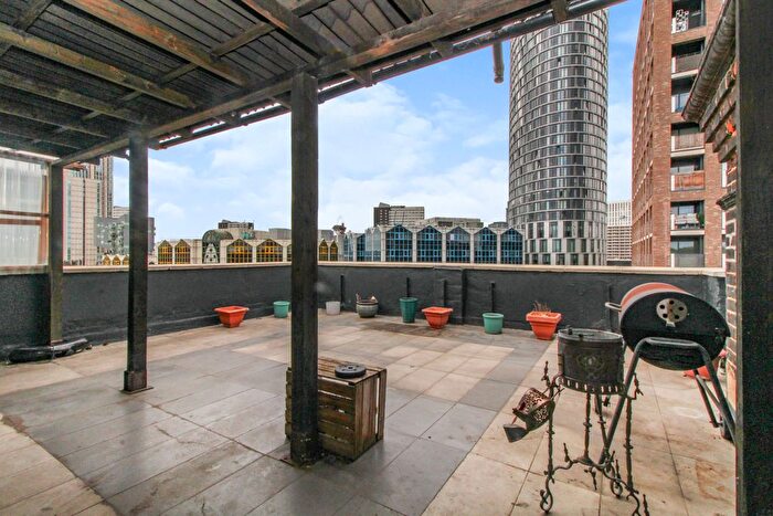 2 Bedroom Flat To Rent In High Street, London, E15