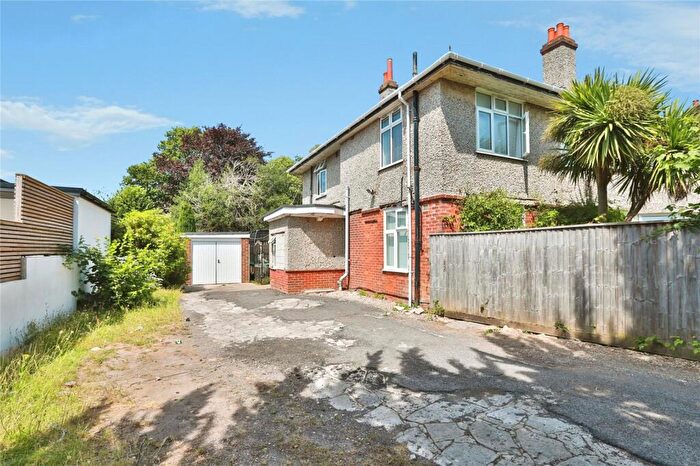 4 Bedroom Flat For Sale In Beechwood Avenue, Bournemouth, Dorset, BH5