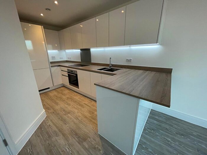 1 Bedroom Flat To Rent In West Cliff Road, Bournemouth, BH2