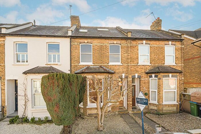 5 Bedroom Property For Sale In Pemberton Road, East Molesey, KT8