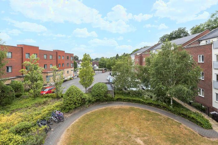 2 Bedroom Flat To Rent In Beech Road, Headington, Oxford, OX3