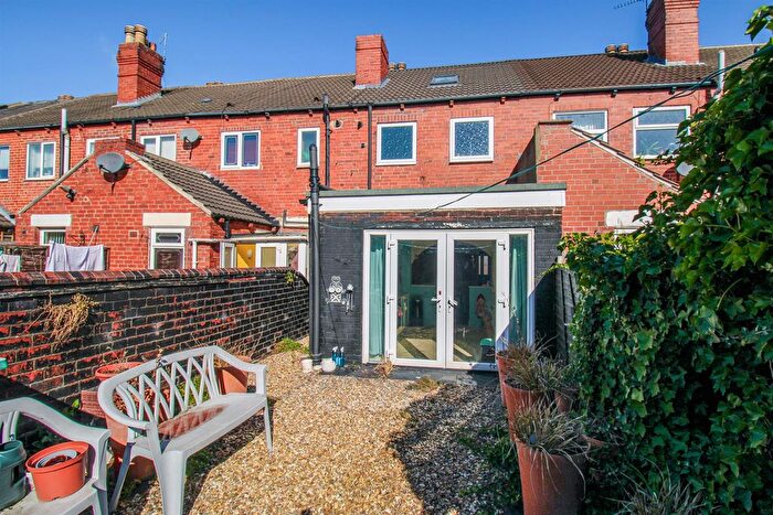 3 Bedroom Terraced House For Sale In Cemetery Road, Hemsworth, Pontefract, WF9