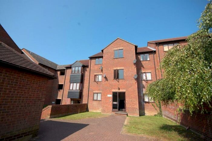 1 Bedroom Flat To Rent In Granary Court, Dunmow, CM6
