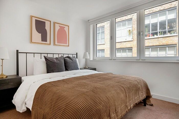 2 Bedroom Apartment To Rent In Britannia Walk, London, N1