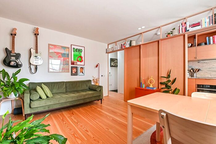 1 Bedroom Flat To Rent In Downham Road, De Beauvoir Town, London, N1