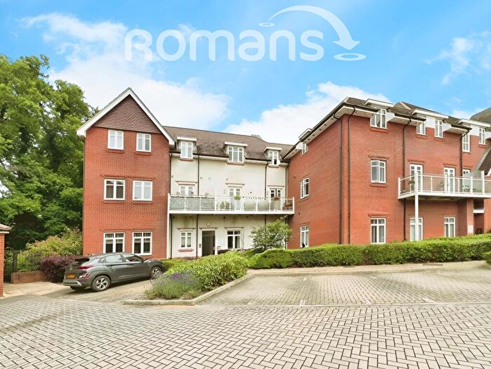 2 Bedroom Apartment To Rent In North Wing Bramall House Fleet, GU52